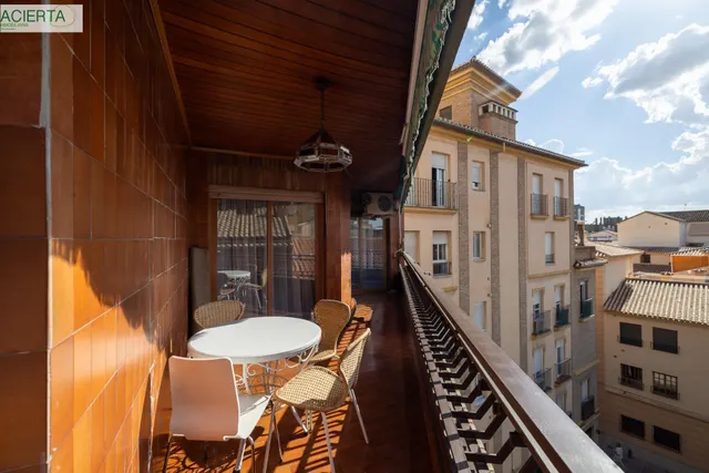 Piso y cochera en venta junto Acera de Darro. — 21
