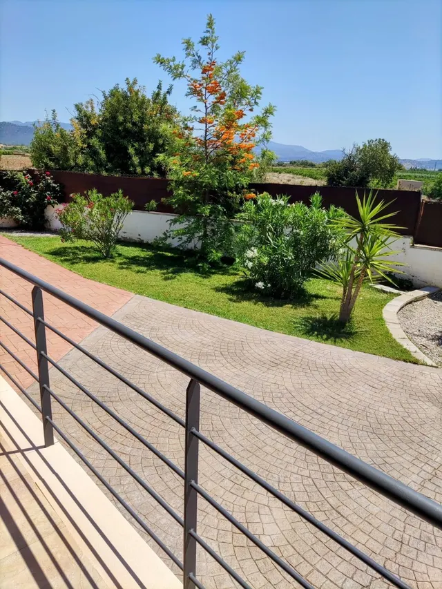 PRECIOSO CHALET EN MARINES — 39