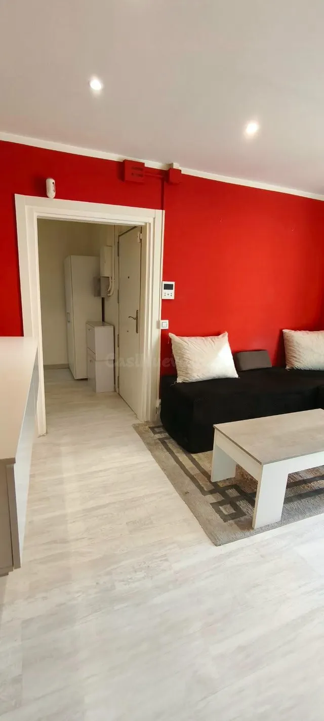 PISO ALQUILER EN CIUTAT VELLA - foto 3