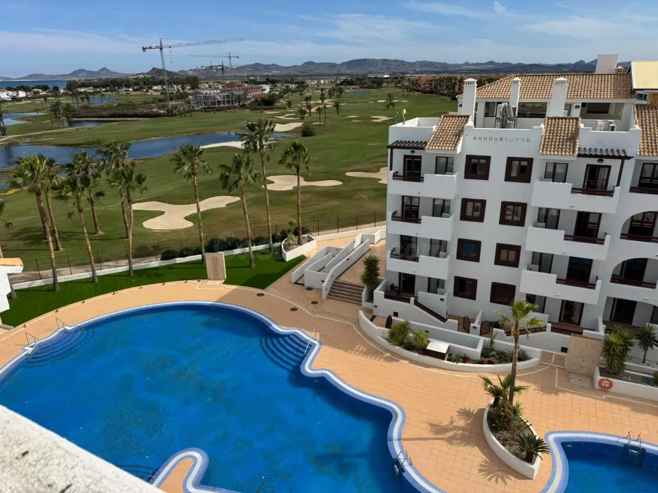 Apartamento   en Serena Golf: Terraza, Patio Privado y Ocio en un Entorno Exclusivo