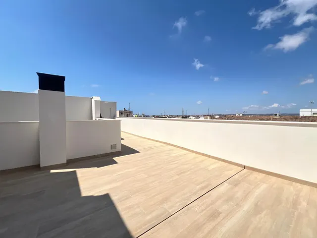 Para estrenar en el centro de Torrevieja, a estrenar! 🏡✨ — 19