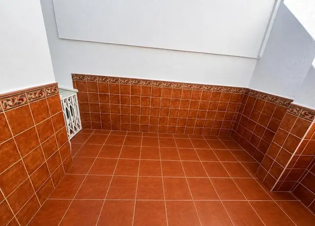 VENTA DE CASA ADOSADA EN ESTEPONA CON VISTAS AL MAR Y UBICACIÓN PRIVILEGIADA — 15
