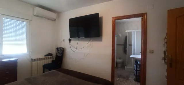 CHALET INDEPENDIENTE CON PARCELA URBANA. IDEAL INVERSORES. — 36