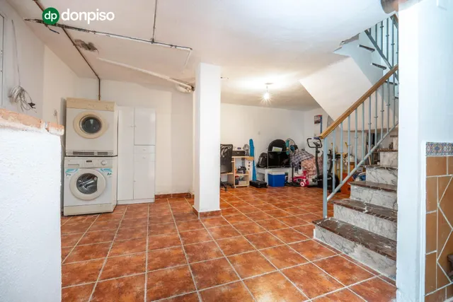 Encantadora Casa Reformada en Ogijares con Vistas y Espacios para Disfrutar — 41