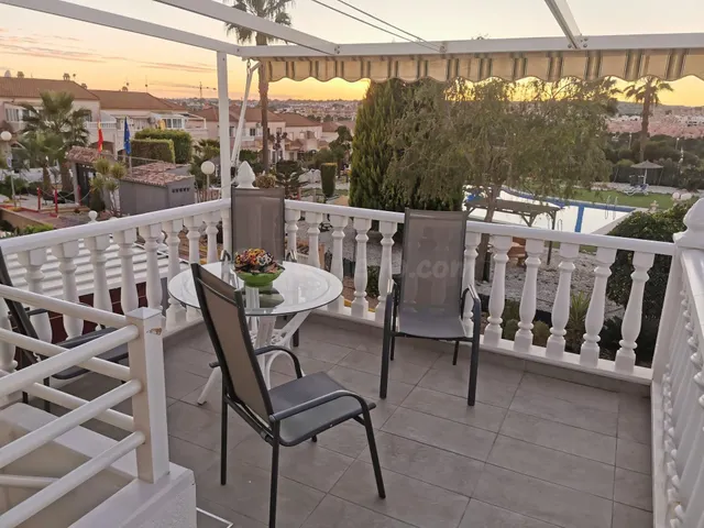Perfecta para residir o alquilar con dos apartamentos indepe - foto 2