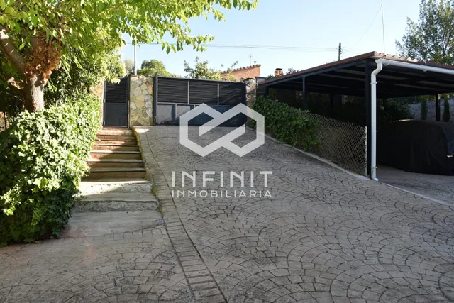 Una casa que impresiona por fuera y enamora por dentro... ¡IMAGINA TUS VERANOS AQUÍ! Piscina, barbacoa, pérgola y zona chill out — 11