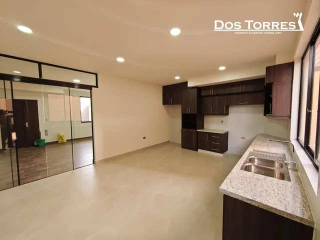 $us.- 129.500 Amplia casa nueva a estrenar, con 4 dormitorios, próximo a 4 esquinas. — 15