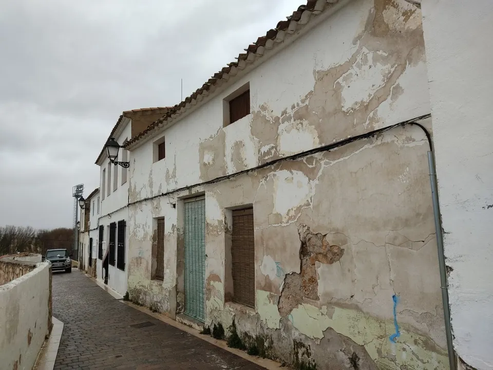 CASA UBICADA EN EL CASTO HISTÓRICO CON PATIO AMPLIO