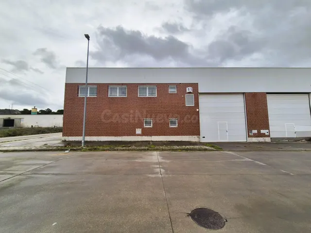 NAVE EN VENTA EN TUDELA DE DUERO, VALLADOLID - foto 2