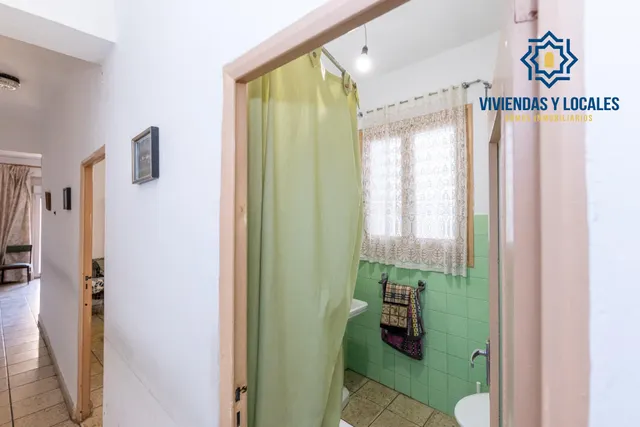 Piso para reformar junto a Plaza Einstein – 3 dormitorios y vistas despejadas — 12