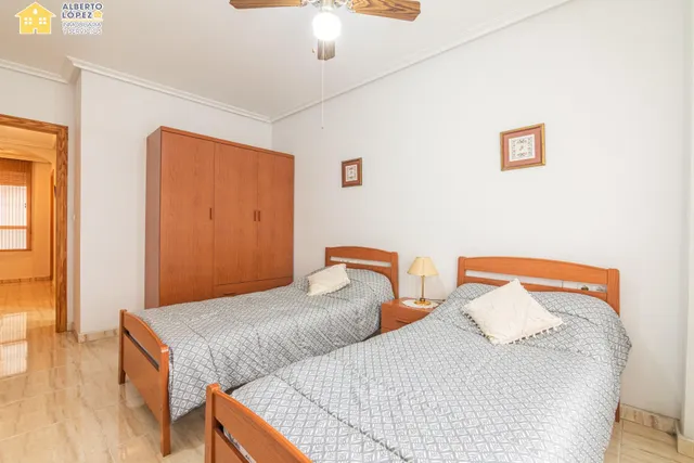 Piso soleado esquina con terraza y piscina comunitaria en El Altet — 20