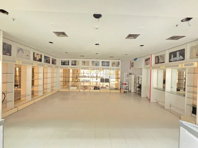 Local comercial en Alquiler en Vigo Pontevedra — 23