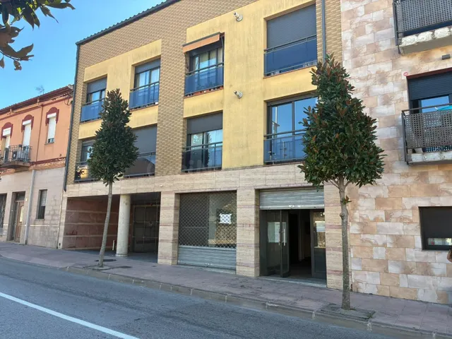 LOCAL COMERCIAL A PIE DE CALLE