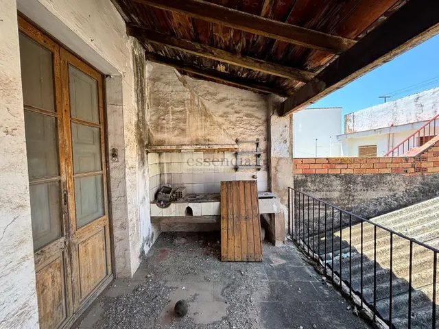 Casa en Almoines a reformar a su gusto en parcela de 242 m2 , en chaflán con patio. — 31