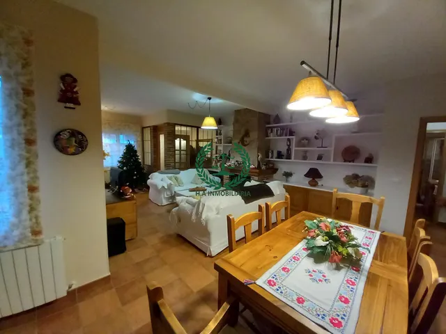 SE VENDE CHALET INDEPENDIENTE EN VENTURADA (SIERRA NORTE) . 