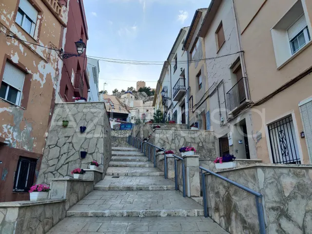 Piso en venta de 4 dormitorios y 2 baños en Castalla, Alicante — 8