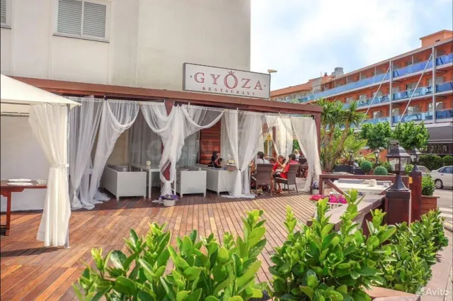 Restaurante en funcionamiento a 120 metros de la playa de Fe