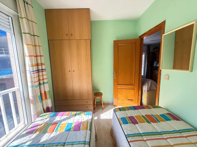 Apartamento en esquina de 2 dormitorios a 500 m de las piscinas naturales en Torrevieja!!! — 19
