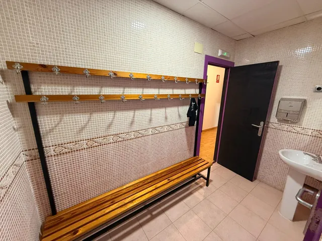 Local Comercial Reformado en el Corazón de Águilas — 17