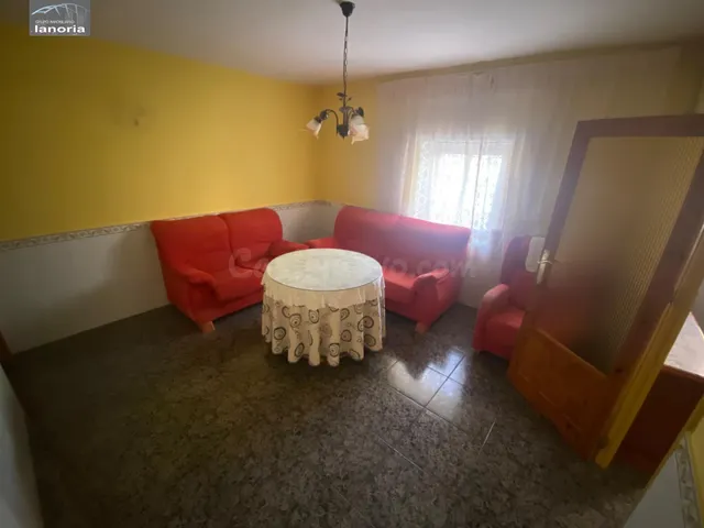 Grupo la Noria VENDE casa independiente con patio en Argamasón. Situado a 20 Kilometros de Albacete capital — 5
