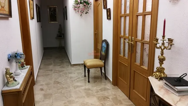 SORPRENDENTE...SE VENDE CASA DE LUJO INDEPENDIENTE, CON LOCAL, A 3 MINUTOS DEL CENTRO DE ALBACETE — 39