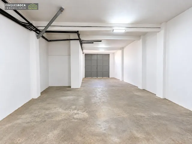 Casa céntrica y muy luminosa, con almacén de 105 m2 y magnífica terraza privada de 70 m2. — 23
