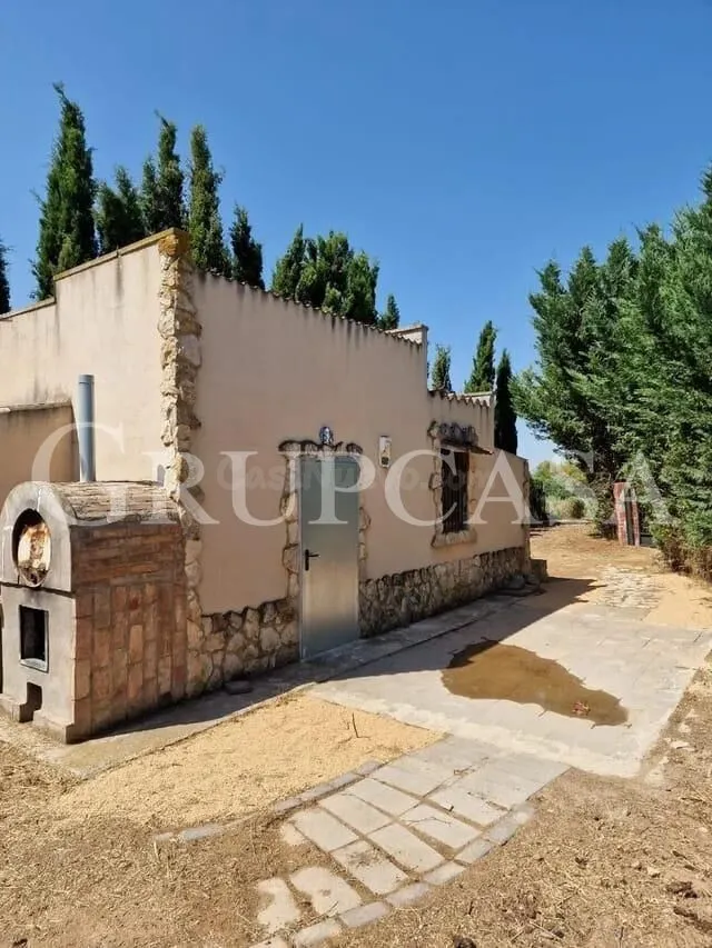 BONITA CASA DE CAMPO CON UNA HECTAREA DE TERRENO EN ALBATARR