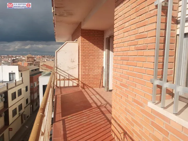 PISO A 50m de calle Emilio Castelar, en el centro de Alcázar - foto 3