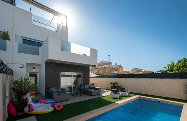 Casa adosada con piscina privada en Ciudad Quesada — 24
