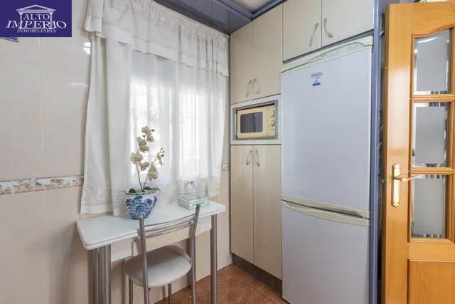 Casa independiente a 5 minutos de Granada en buen estado para entrar a vivir — 30