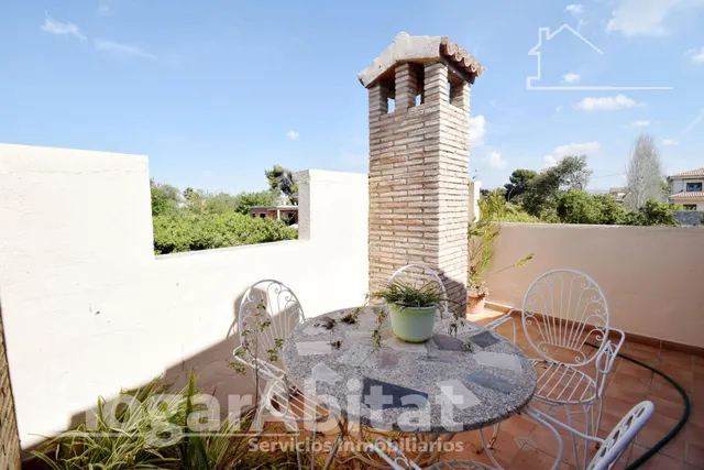 CHALET SEMINUEVO CON PISCINA, GARAJE, JARDIN Y TERRAZA — 6