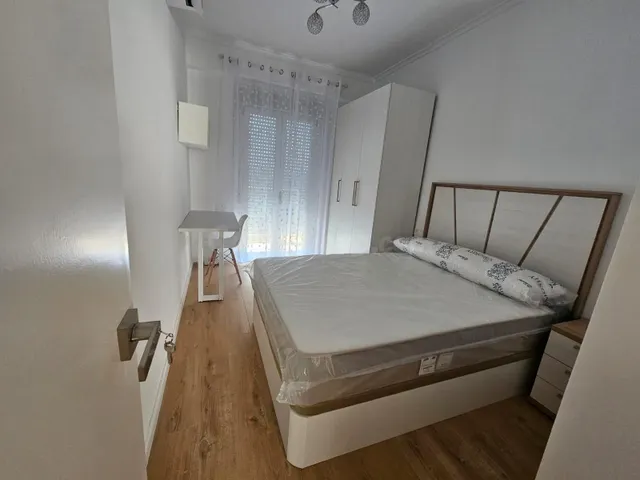 Amplia Habitación en Alquiler en Ourense al lado estación AV