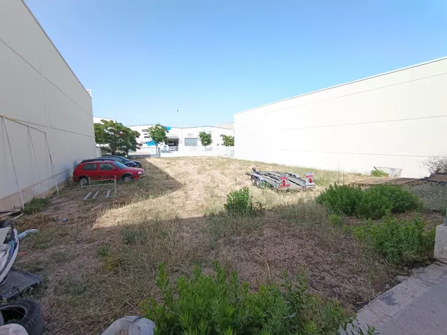 Parcela muy bien ubicada en la zona industrial de l'Hospital