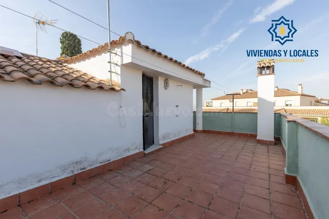 Casa independiente a 5 minutos de Granada en buen estado para entrar a vivir — 2