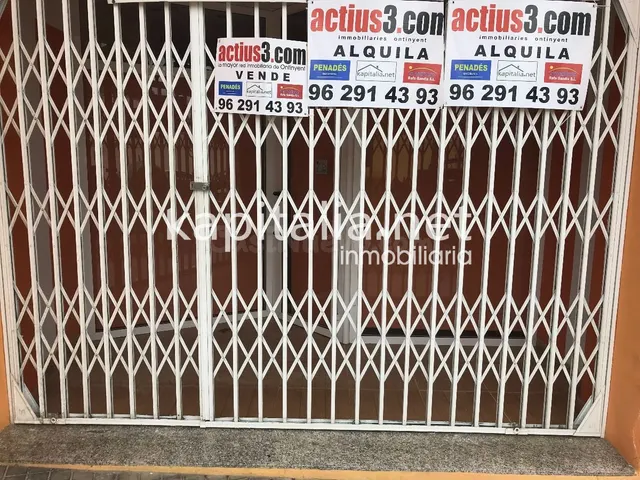 Local comercial en alquiler o venta en primera linea de Sant - foto 2