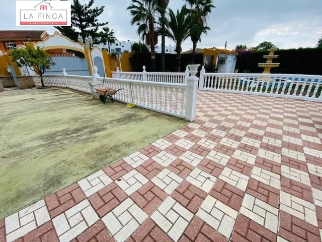 Gran Casa Independiente con piscina y zonas ajardinadas. — 11