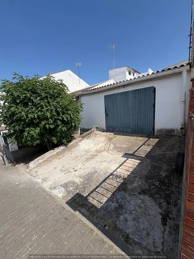 SOLAR URBANO EN CERRO MURIANO — 2