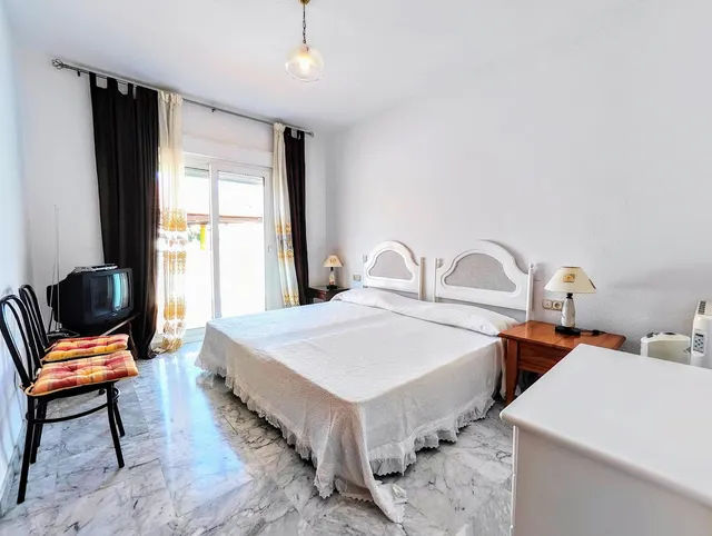 Chalet 4 habitaciones 206m² en venta - Centro — 37