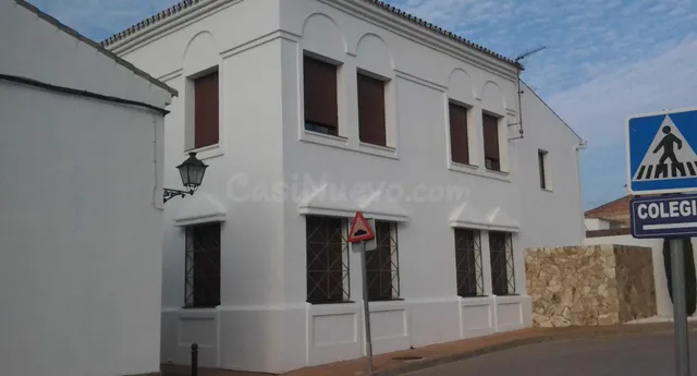 SE VENDE CASA ADOSADA OKUPADA en Calle Malaga Nº 2 Casares (