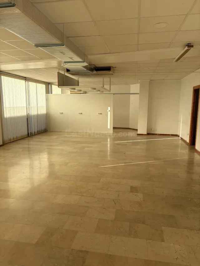 LOCAL COMERCIAL DE 200M2 - foto 5