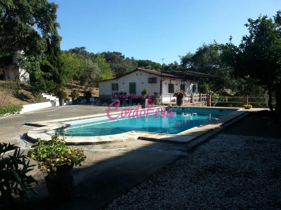 CASA CON TERRENO EN TRASSIERRA