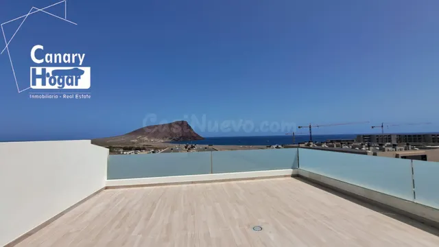 Ático de Lujo en La Tejita Residencial