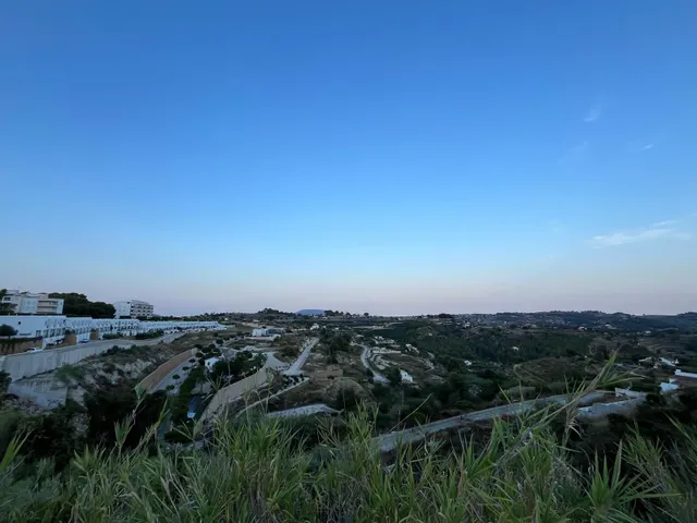 Oportunidad única en Benissa: 3 parcelas con espectaculares vistas al mar y a la montaña — 2