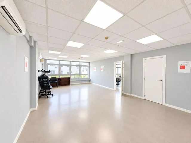 Oficina 14 habitaciones 629m² en venta - Argüelles - foto 4