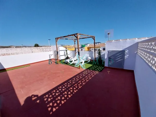 ¡Hermosa propiedad de estilo «Clásico» cerca del campo de golf! — 31