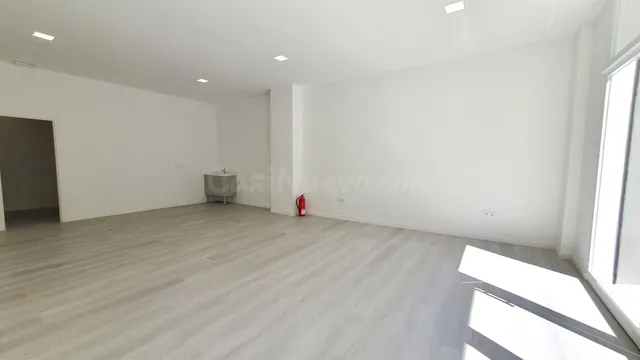 Oportunidad Única: Local Comercial en Vitoria por solo 690 € - foto 3
