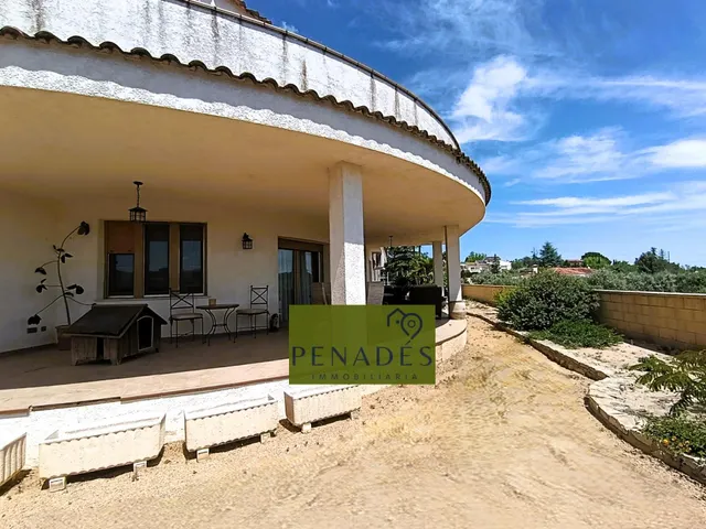 ESTUPENDA VILLA MUY CERCA DE LA POBLACIÓN — 2