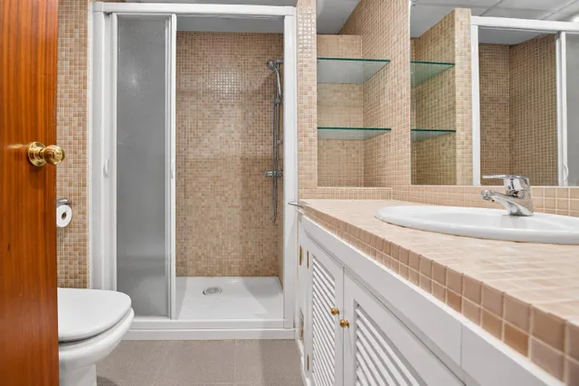 Casa adosada en venta en los bermejales — 38