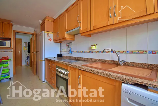 Seminuevo en denia, luminoso y espacioso con balcón y ascensor — 8