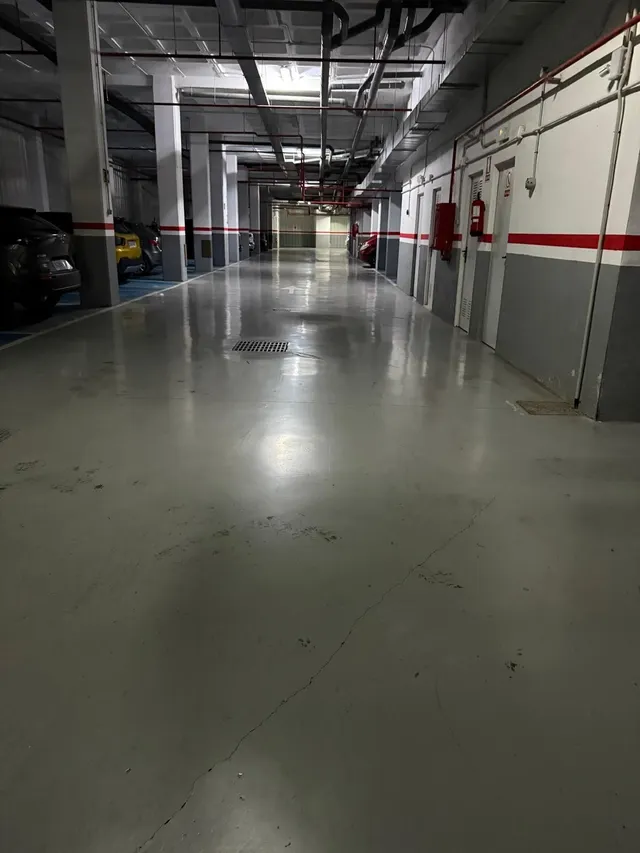Alquiler de Plaza de Garaje en PAU I - ¡Tu vehículo seguro y a un precio increíble! — 2